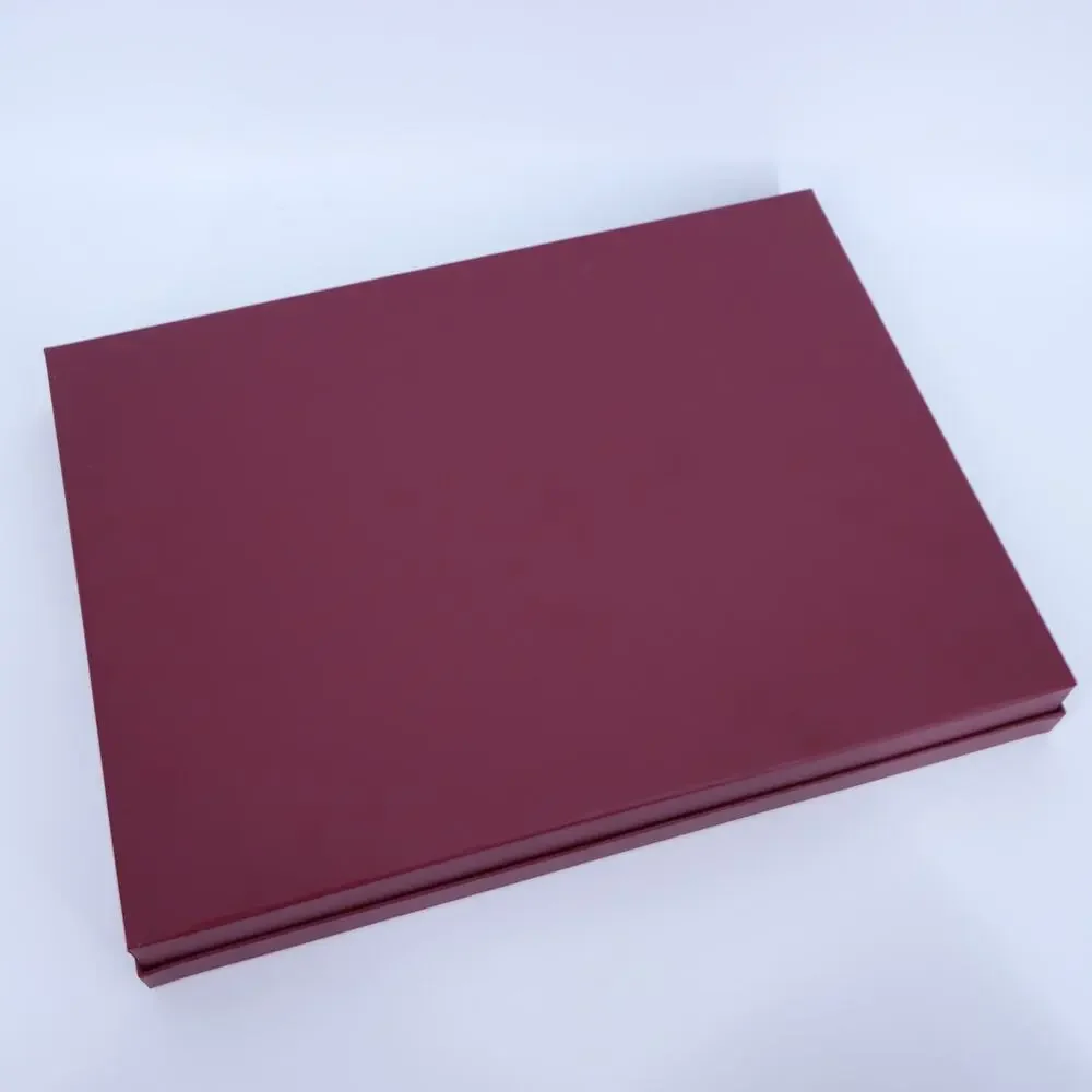 GUCCI Maroon and White Scarf Size Gift Box Matte 16x12x1.75